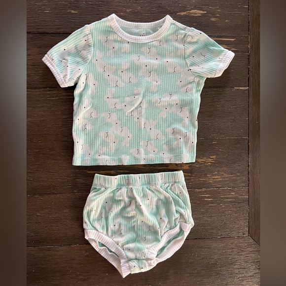 Cat & Jack bunny top and bloomer set size 18 m - Picture 1 of 1
